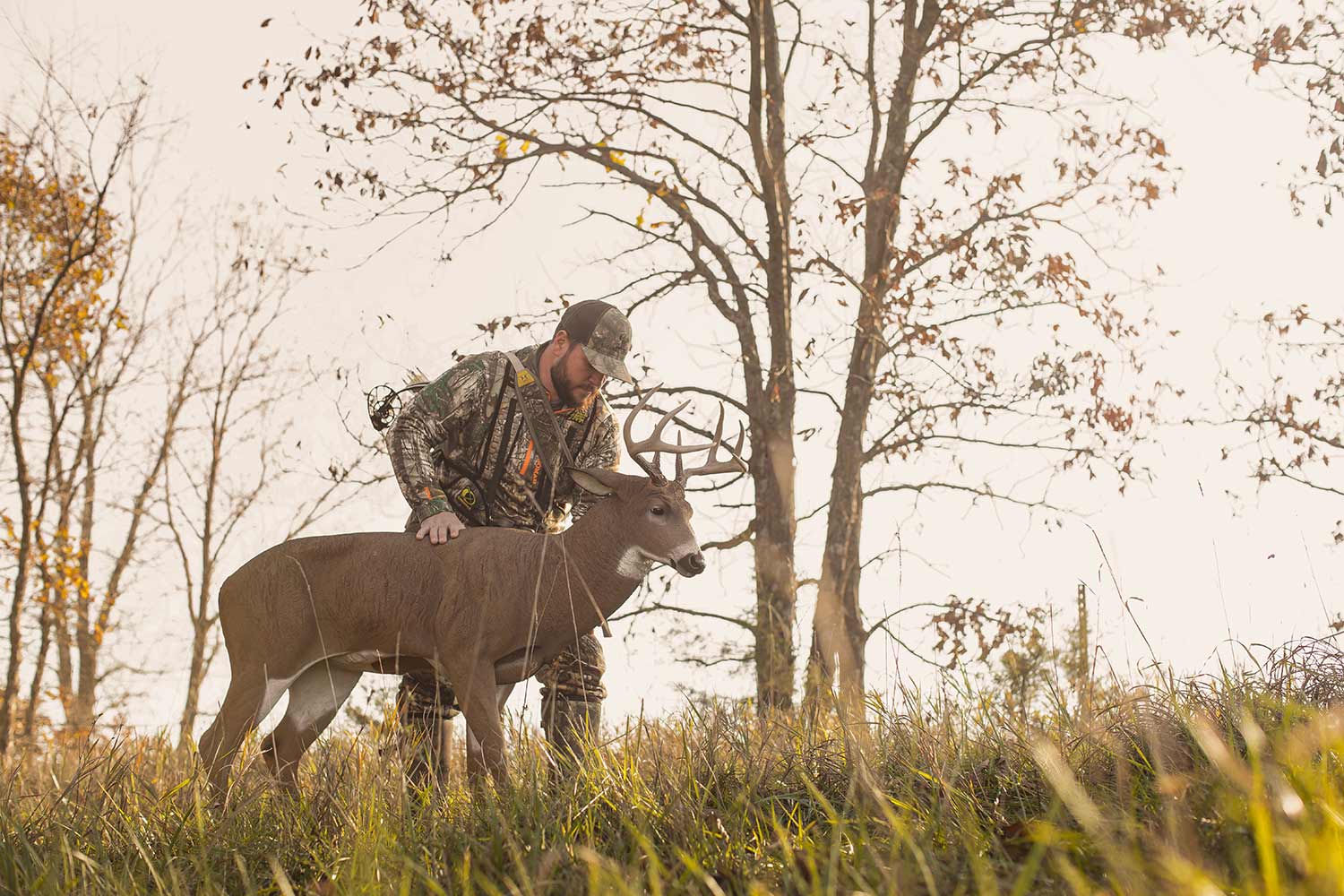 迈克尔·亨斯克在爱荷华州的私人土地上设置了一个戴夫·史密斯的鹿诱饵。