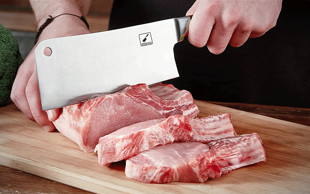 肉切割碎片用来切在木板上生肉
